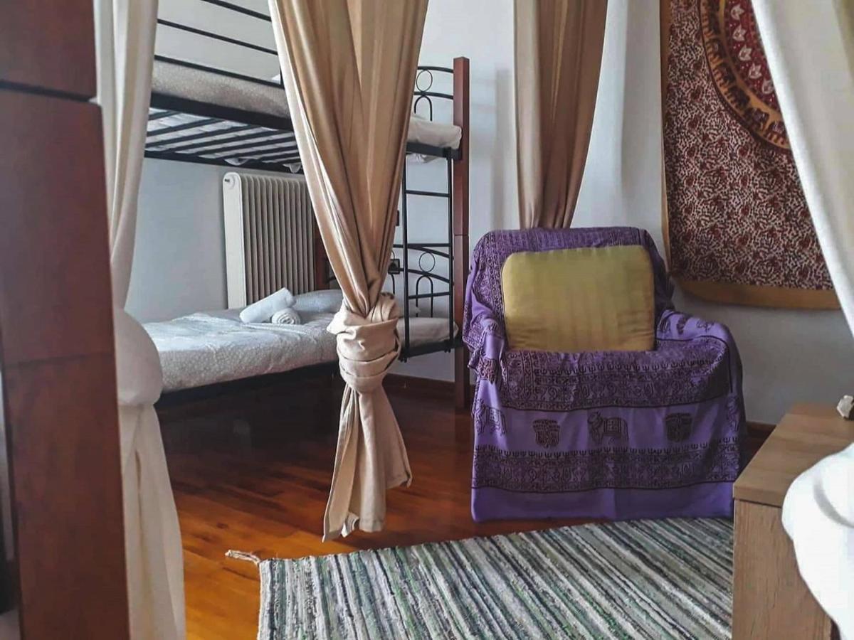 Urban Yoga House Hostel & Retreat Янина Экстерьер фото