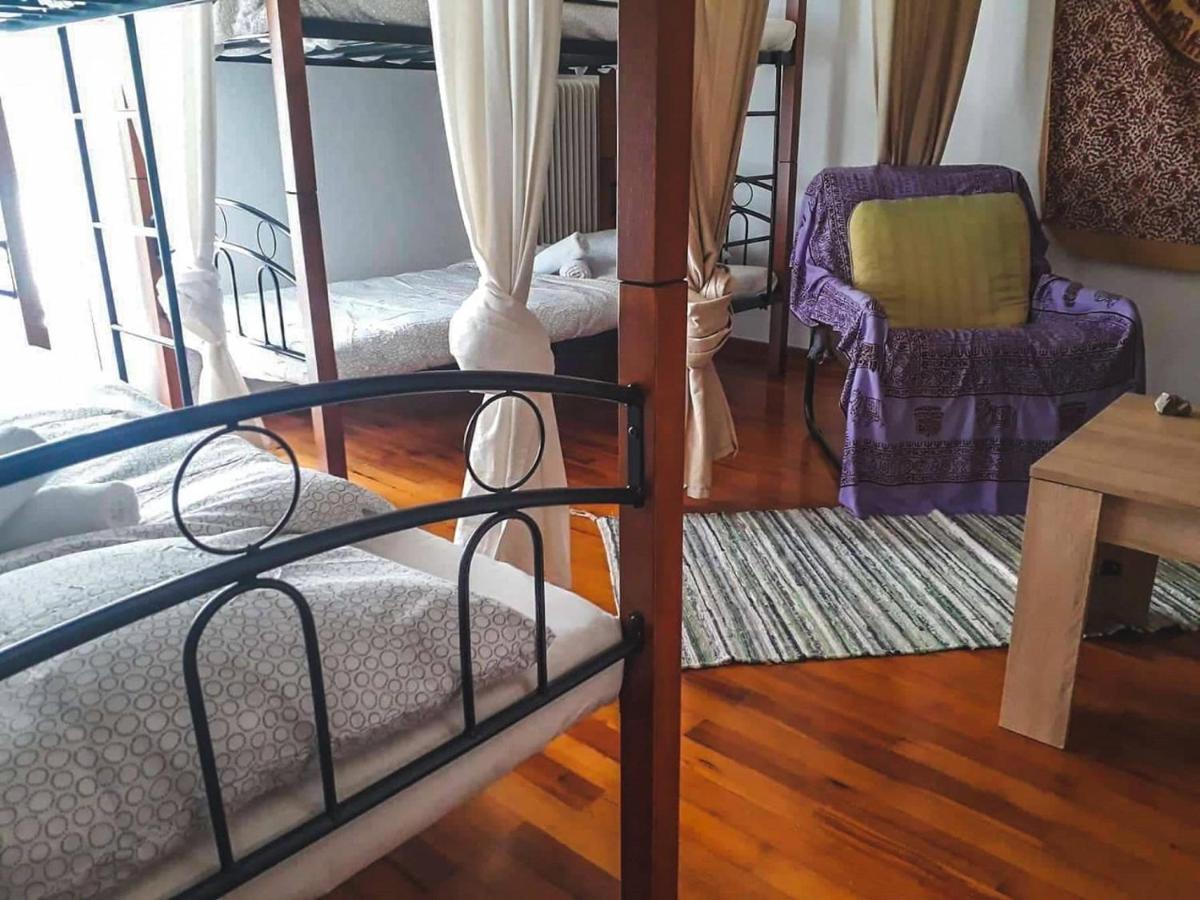 Urban Yoga House Hostel & Retreat Янина Экстерьер фото