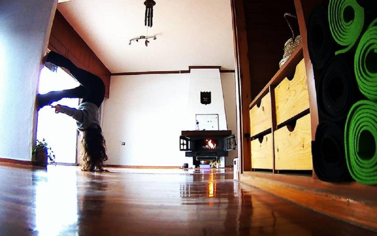 Urban Yoga House Hostel & Retreat Янина Экстерьер фото