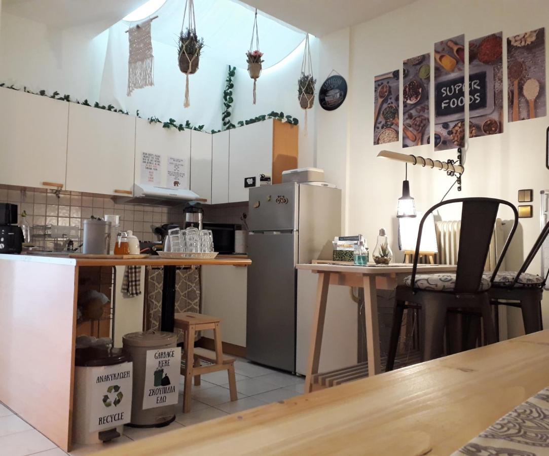Urban Yoga House Hostel & Retreat Янина Экстерьер фото